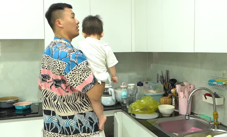 Cuộc chiến nuôi con: Diễn viên Xuân Phúc toát mồ hôi hột nấu ăn cho con - Ảnh 3. Cuộc chiến nuôi con: Diễn viên Xuân Phúc toát mồ hôi hột nấu ăn cho con - Ảnh 3.