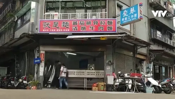 Người dân từ châu Âu đến châu Á đau đầu vì bão lạm phát - Ảnh 1. Người dân từ châu Âu đến châu Á đau đầu vì bão lạm phát - Ảnh 1.