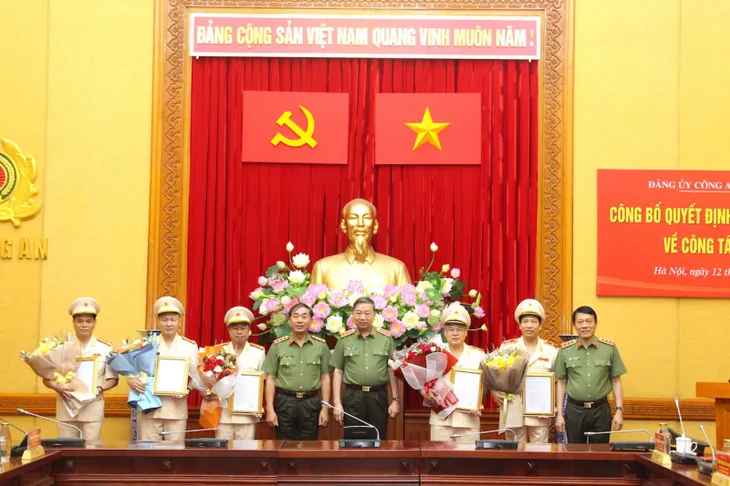 Bộ Chính trị chỉ định 2 Thiếu tướng tham gia Ban Thường vụ Đảng ủy Công an Trung ương - Ảnh 1. Bộ Chính trị chỉ định 2 Thiếu tướng tham gia Ban Thường vụ Đảng ủy Công an Trung ương - Ảnh 1.