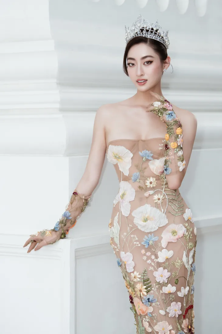 Hoa hậu Tiểu Vy nóng bỏng tại Họp báo Chung khảo Miss World Vietnam 2022 - Ảnh 6.