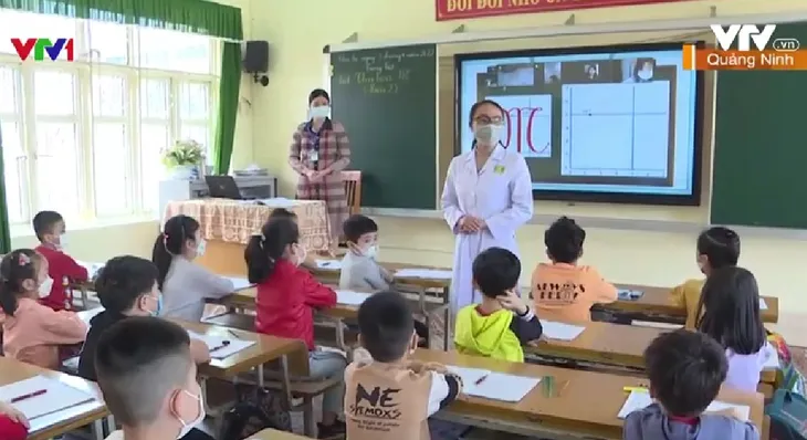 Quảng Ninh sẵn sàng tiêm vaccine phòng COVID-19 cho trẻ 5-11 tuổi - Ảnh 1. Quảng Ninh sẵn sàng tiêm vaccine phòng COVID-19 cho trẻ 5-11 tuổi - Ảnh 1.