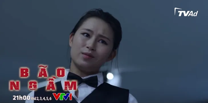 Bão ngầm - Tập 38: Đặt bom xe bất thành, em trai sinh đôi Toàn khỉ đốm bị bắt - Ảnh 4. Bão ngầm - Tập 38: Đặt bom xe bất thành, em trai sinh đôi Toàn khỉ đốm bị bắt - Ảnh 4.