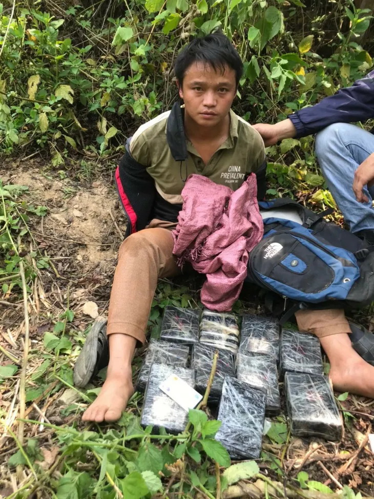 Phá chuyên án ma túy, bắt giữ đối tượng mua bán 19 bánh heroine - Ảnh 1. Phá chuyên án ma túy, bắt giữ đối tượng mua bán 19 bánh heroine - Ảnh 1.