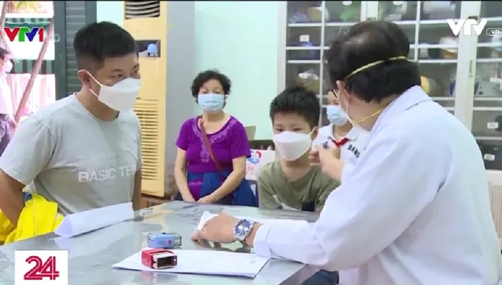 TP Hồ Chí Minh bắt đầu tiêm vaccine COVID-19 cho trẻ 5 đến dưới 12 tuổi - Ảnh 1. TP Hồ Chí Minh bắt đầu tiêm vaccine COVID-19 cho trẻ 5 đến dưới 12 tuổi - Ảnh 1.