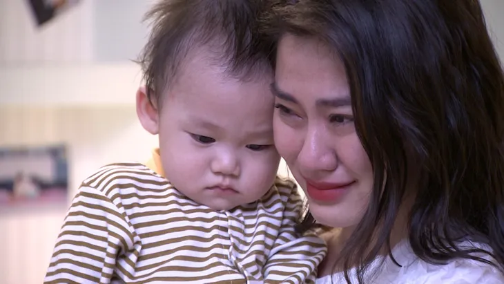 Cuộc chiến nuôi con: Vợ diễn viên Xuân Phúc vướng khoảng cách thế hệ với mẹ chồng trong chăm sóc con - Ảnh 3.