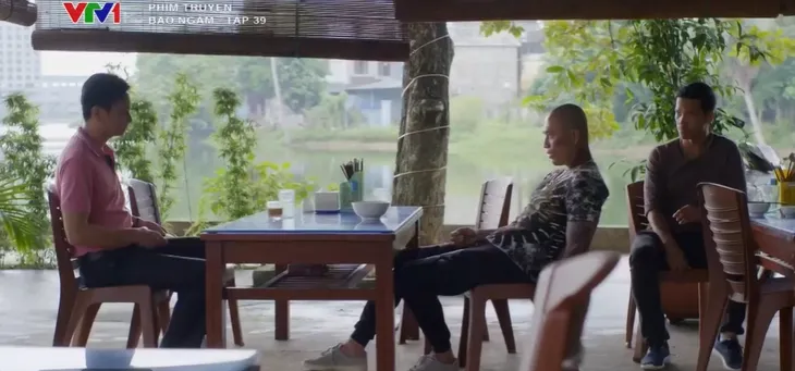 Bão ngầm - Tập 39: Nhận tin từ Thượng tá Tuất, Ong chúa hạ lệnh giết Toán - Ảnh 1. Bão ngầm - Tập 39: Nhận tin từ Thượng tá Tuất, Ong chúa hạ lệnh giết Toán - Ảnh 1.