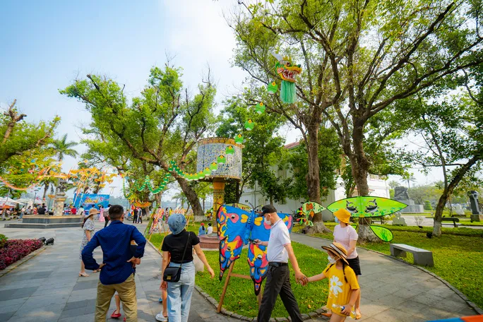 Lễ hội Diều Huế - Bức tranh đa sắc màu, tràn ngập sức sống - Ảnh 7. Lễ hội Diều Huế - Bức tranh đa sắc màu, tràn ngập sức sống - Ảnh 7.