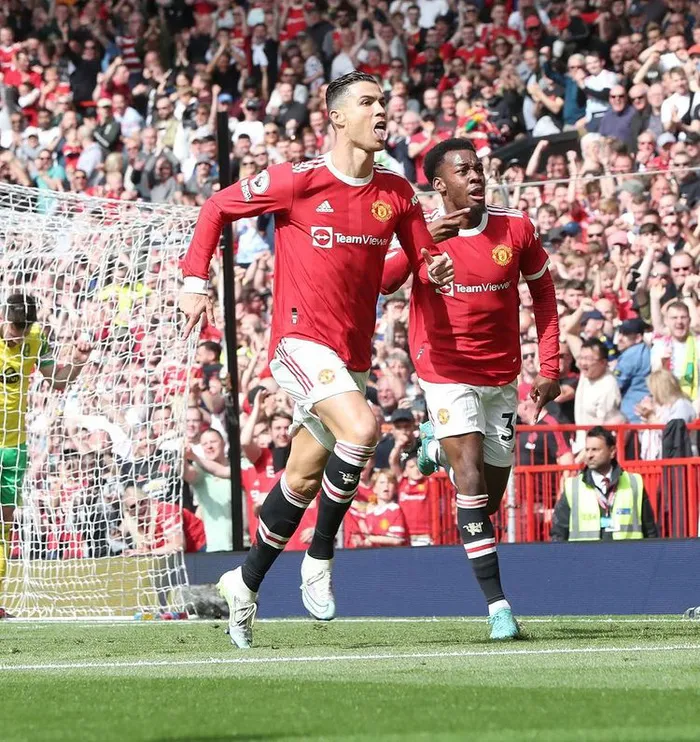 Ronaldo được thưởng khủng sau cú hat-trick vào lưới Norwich - Ảnh 1. Ronaldo được thưởng khủng sau cú hat-trick vào lưới Norwich - Ảnh 1.