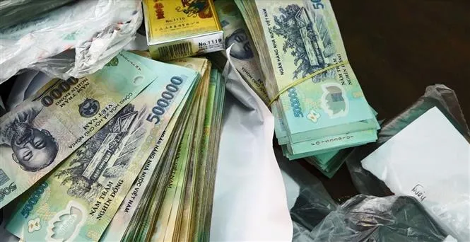 Bắt 8 đối tượng đánh bạc, thu giữ hơn 250 triệu đồng - Ảnh 1. Bắt 8 đối tượng đánh bạc, thu giữ hơn 250 triệu đồng - Ảnh 1.
