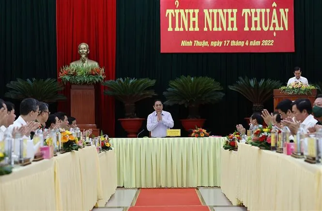 Thủ tướng: Không hi sinh tiến bộ công bằng an sinh xã hội, môi trường để chạy theo tăng trưởng kinh tế đơn thuần - Ảnh 2. Thủ tướng: Không hi sinh tiến bộ công bằng an sinh xã hội, môi trường để chạy theo tăng trưởng kinh tế đơn thuần - Ảnh 2.