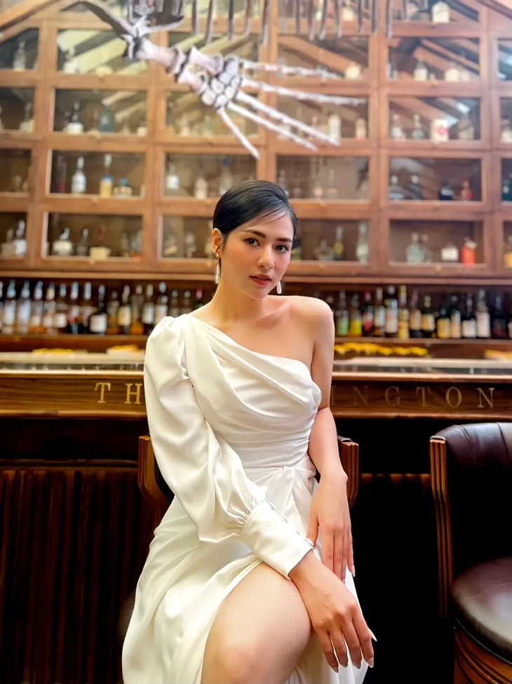 Diễn viên Việt tuần qua: Mạnh Trường khoe ảnh bên vợ năm lớp 11, Việt Hoa lên đồ cực xinh - Ảnh 17. Diễn viên Việt tuần qua: Mạnh Trường khoe ảnh bên vợ năm lớp 11, Việt Hoa lên đồ cực xinh - Ảnh 17.