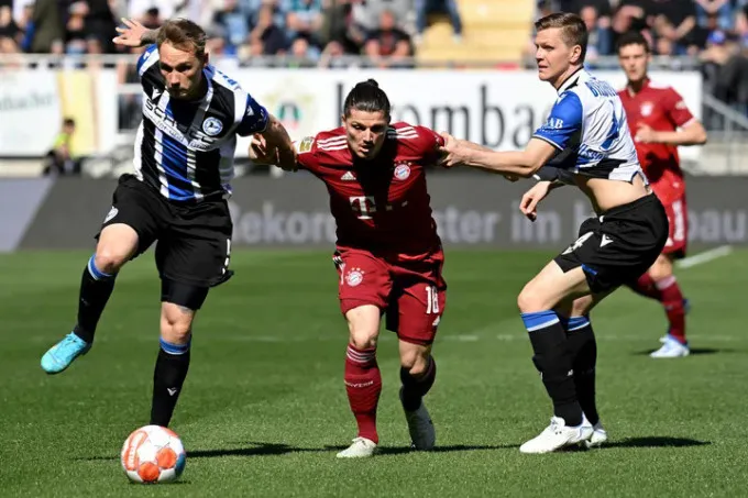 Thắng đậm Arminia Bielefeld, Bayern chuẩn bị vô địch Bundesliga - Ảnh 1. Thắng đậm Arminia Bielefeld, Bayern chuẩn bị vô địch Bundesliga - Ảnh 1.