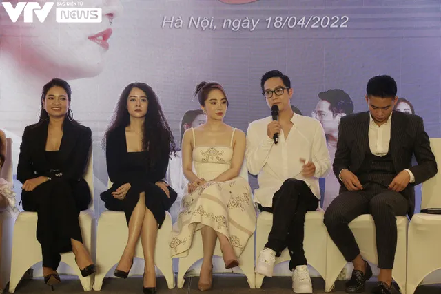 Quỳnh Nga có bé đường, Lã Thanh Huyền một tay trị tất cả trong phim mới - Ảnh 2. Quỳnh Nga có bé đường, Lã Thanh Huyền một tay trị tất cả trong phim mới - Ảnh 2.