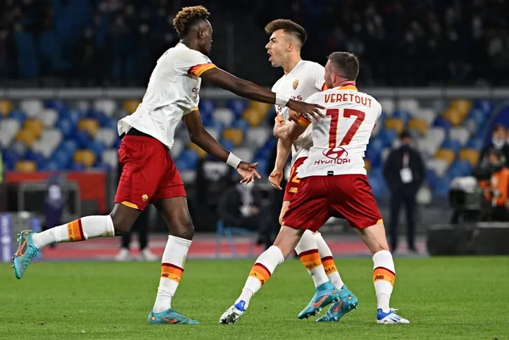 Napoli chia điểm tiếc nuối trước AS Roma - Ảnh 2. Napoli chia điểm tiếc nuối trước AS Roma - Ảnh 2.