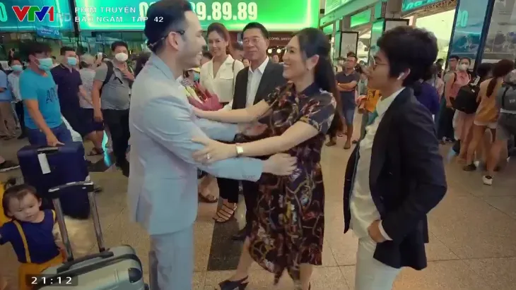 Bão ngầm - Tập 42: Hải Triều lần ra được manh mối của Ong chúa - Ảnh 9. Bão ngầm - Tập 42: Hải Triều lần ra được manh mối của Ong chúa - Ảnh 9.