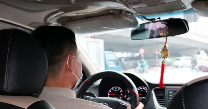Tài xế taxi nghỉ việc hàng loạt - Ảnh 1. Tài xế taxi nghỉ việc hàng loạt - Ảnh 1.