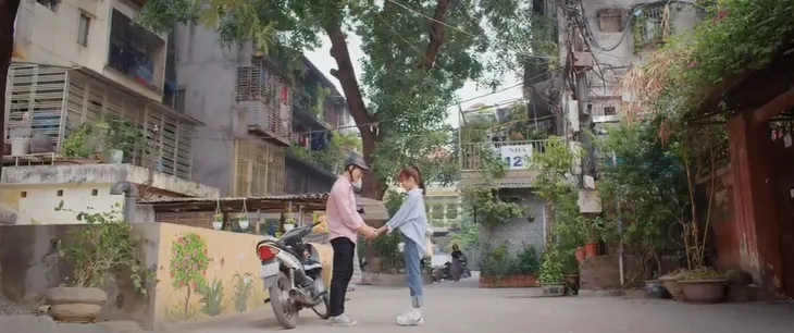 Thương ngày nắng về 2 - Tập 9: Bà Nga hết giận Trang, Vân Vân trao nụ hôn đầu cho Bách - Ảnh 13. Thương ngày nắng về 2 - Tập 9: Bà Nga hết giận Trang, Vân Vân trao nụ hôn đầu cho Bách - Ảnh 13.