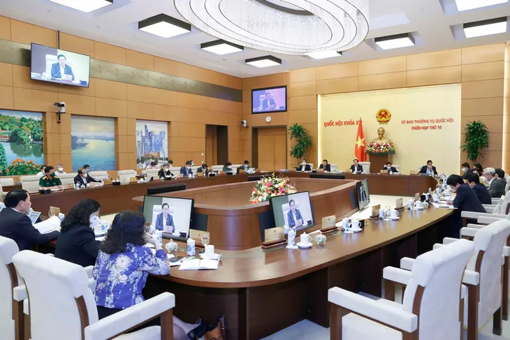 Xử lý nghiêm hành vi thao túng thị trường chứng khoán, giả danh công an lừa đảo - Ảnh 2.