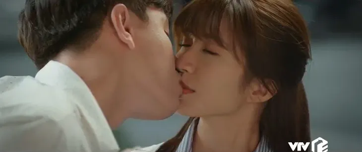 Thương ngày nắng về 2 - Tập 9: Bà Nga hết giận Trang, Vân Vân trao nụ hôn đầu cho Bách - Ảnh 19. Thương ngày nắng về 2 - Tập 9: Bà Nga hết giận Trang, Vân Vân trao nụ hôn đầu cho Bách - Ảnh 19.