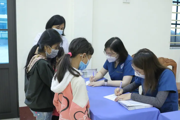 Khám, tư vấn sức khỏe miễn phí cho 300 trẻ em khuyết tật tại Thái Nguyên - Ảnh 2. Khám, tư vấn sức khỏe miễn phí cho 300 trẻ em khuyết tật tại Thái Nguyên - Ảnh 2.