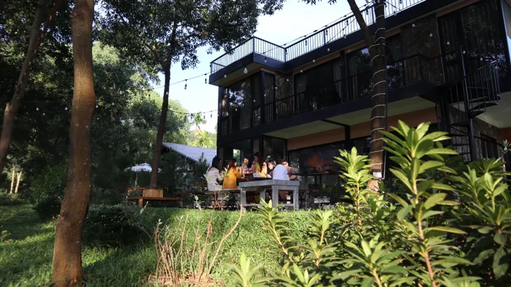 Du lịch dịp 30/4, sôi động từ nghỉ dưỡng biển lên tới vùng cao - Ảnh 2. Du lịch dịp 30/4, sôi động từ nghỉ dưỡng biển lên tới vùng cao - Ảnh 2.