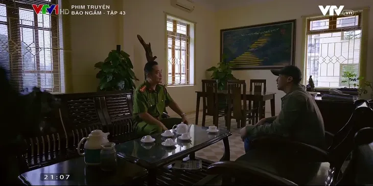 Bão ngầm - Tập 43: Giám đốc Công an tỉnh định cất nhắc Thượng tá Tuất thì nhận tin đáng sợ - Ảnh 1. Bão ngầm - Tập 43: Giám đốc Công an tỉnh định cất nhắc Thượng tá Tuất thì nhận tin đáng sợ - Ảnh 1.