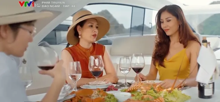 Bão ngầm - Tập 44: Giám đốc Hoạch cảnh báo nữ trinh sát Hạ Lam kẻo bị trai đẹp bác sĩ Hùng cảm hóa ngược - Ảnh 9. Bão ngầm - Tập 44: Giám đốc Hoạch cảnh báo nữ trinh sát Hạ Lam kẻo bị trai đẹp bác sĩ Hùng cảm hóa ngược - Ảnh 9.