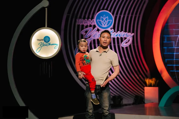 Trạm yêu thương: Người cha dân tộc Tày gây xúc động với hành trình chữa bệnh lạ cho con - Ảnh 1. Trạm yêu thương: Người cha dân tộc Tày gây xúc động với hành trình chữa bệnh lạ cho con - Ảnh 1.
