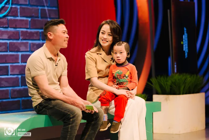 Trạm yêu thương: Người cha dân tộc Tày gây xúc động với hành trình chữa bệnh lạ cho con - Ảnh 4. Trạm yêu thương: Người cha dân tộc Tày gây xúc động với hành trình chữa bệnh lạ cho con - Ảnh 4.