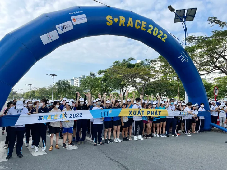 2.000 sinh viên Đại học Quốc gia TP Hồ Chí Minh chạy hưởng ứng S-Race 2022 - Ảnh 2. 2.000 sinh viên Đại học Quốc gia TP Hồ Chí Minh chạy hưởng ứng S-Race 2022 - Ảnh 2.