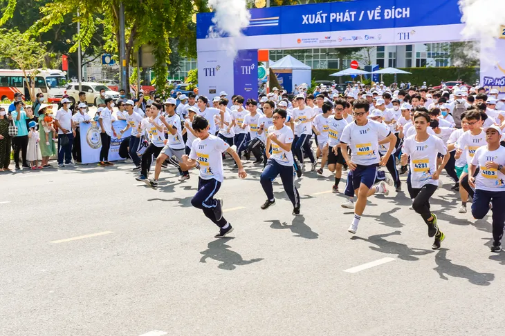 S-Race 2022: Gần 5000 học sinh, sinh viên tham gia chặng Chinh phục ở TP Hồ Chí Minh - Ảnh 2. S-Race 2022: Gần 5000 học sinh, sinh viên tham gia chặng Chinh phục ở TP Hồ Chí Minh - Ảnh 2.