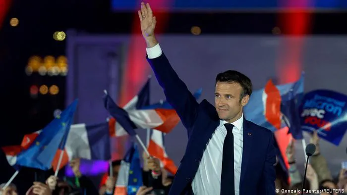 Người dân tại Pháp chào đón chiến thắng của Tổng thống tái đắc cử Macron - Ảnh 1. Người dân tại Pháp chào đón chiến thắng của Tổng thống tái đắc cử Macron - Ảnh 1.