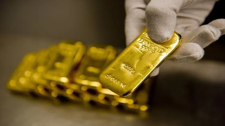 Giá vàng “bốc hơi” 400.000 đồng mỗi lượng - Ảnh 1. Giá vàng “bốc hơi” 400.000 đồng mỗi lượng - Ảnh 1.