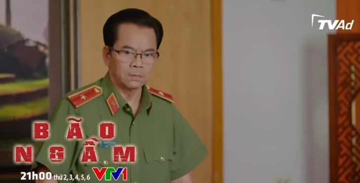 Bão ngầm - Tập 46: Lão Tuất tung tin đồn Hải Triều nghiện ma túy nặng - Ảnh 3. Bão ngầm - Tập 46: Lão Tuất tung tin đồn Hải Triều nghiện ma túy nặng - Ảnh 3.