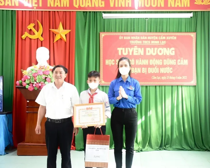 Chủ tịch nước gửi thư khen các công dân dũng cảm cứu người đuối nước - Ảnh 2. Chủ tịch nước gửi thư khen các công dân dũng cảm cứu người đuối nước - Ảnh 2.