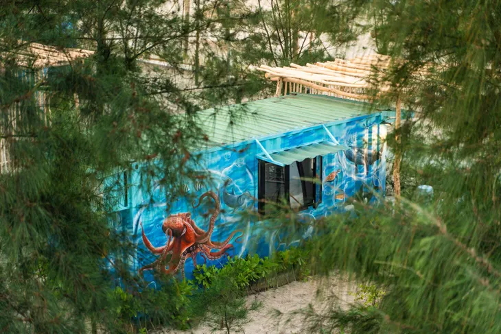 Ra mắt khu camping kiểu container bên bãi biển siêu đẹp ở Hà Tĩnh - Ảnh 1. Ra mắt khu camping kiểu container bên bãi biển siêu đẹp ở Hà Tĩnh - Ảnh 1.