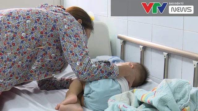 Cẩn trọng: Bệnh tay chân miệng đang vào mùa - Ảnh 1. Cẩn trọng: Bệnh tay chân miệng đang vào mùa - Ảnh 1.