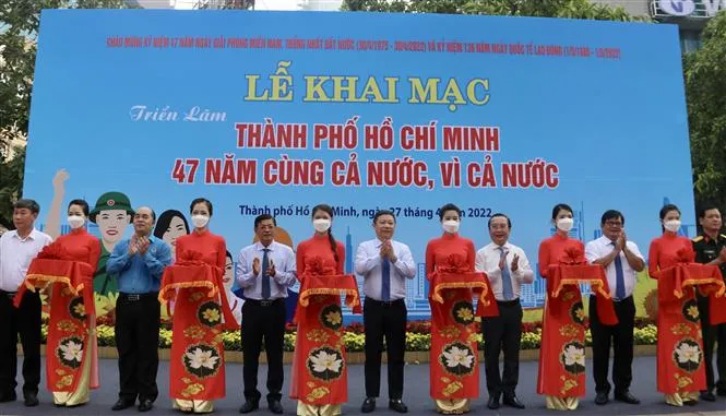 Khai mạc triển lãm TP Hồ Chí Minh - 47 năm cùng cả nước, vì cả nước - Ảnh 1. Khai mạc triển lãm TP Hồ Chí Minh - 47 năm cùng cả nước, vì cả nước - Ảnh 1.