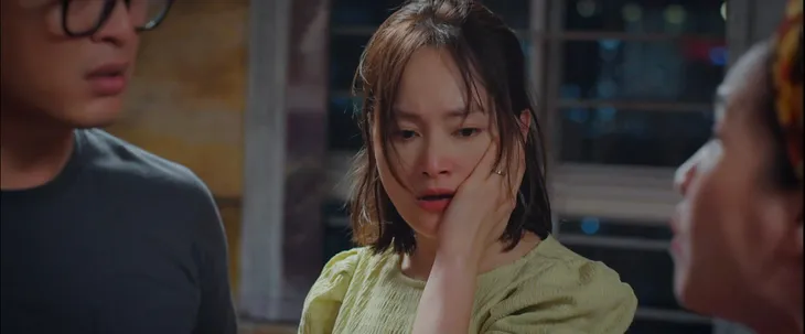 Thương ngày nắng về 2 - Tập 12: Khánh bị mẹ chồng, chị chồng hùa vào ức hiếp, bà Nga như đứt từng khúc ruột - Ảnh 13. Thương ngày nắng về 2 - Tập 12: Khánh bị mẹ chồng, chị chồng hùa vào ức hiếp, bà Nga như đứt từng khúc ruột - Ảnh 13.