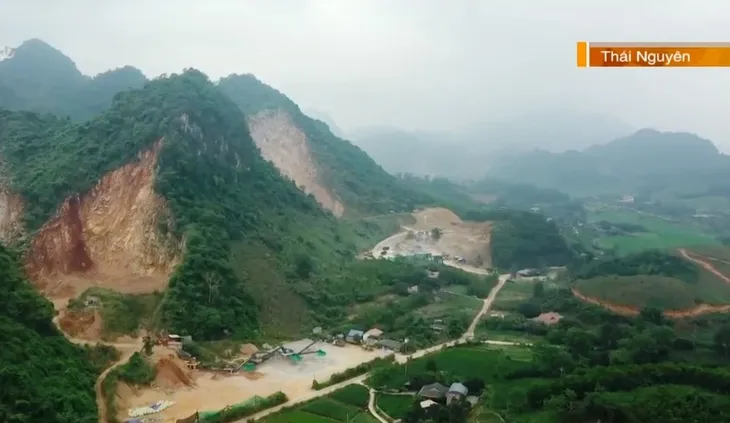 Sống gần mỏ khai thác đá vôi: Đang ăn cơm phải chạy đi trú đá văng, tiếng nổ - Ảnh 3. Sống gần mỏ khai thác đá vôi: Đang ăn cơm phải chạy đi trú đá văng, tiếng nổ - Ảnh 3.