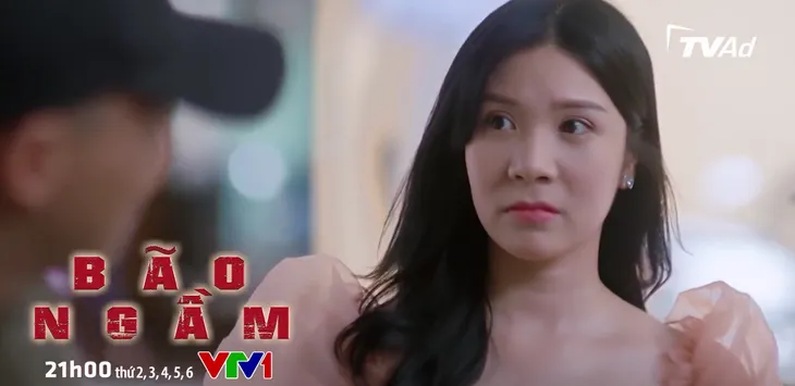Bão ngầm - Tập 48: Ông trùm khéo léo diễn kịch trước mặt Hạ Lam - Ảnh 6. Bão ngầm - Tập 48: Ông trùm khéo léo diễn kịch trước mặt Hạ Lam - Ảnh 6.