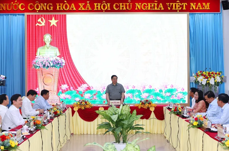 Thủ tướng: Sóc Trăng phải tập trung đầu tư hạ tầng chiến lược, trọng tâm, trọng điểm - Ảnh 1. Thủ tướng: Sóc Trăng phải tập trung đầu tư hạ tầng chiến lược, trọng tâm, trọng điểm - Ảnh 1.