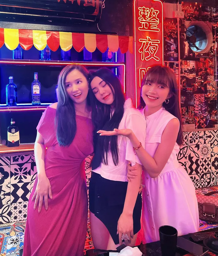 Khi loạt nữ diễn viên mới của VFC đọ sắc chung khung hình - Ảnh 2. Khi loạt nữ diễn viên mới của VFC đọ sắc chung khung hình - Ảnh 2.