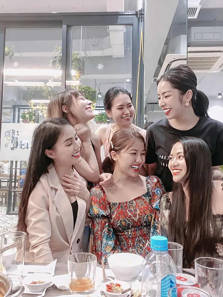 Khi loạt nữ diễn viên mới của VFC đọ sắc chung khung hình - Ảnh 10. Khi loạt nữ diễn viên mới của VFC đọ sắc chung khung hình - Ảnh 10.