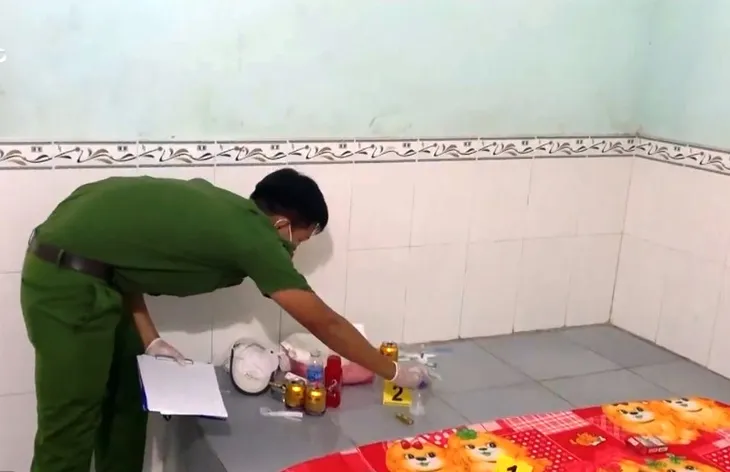 Bắt khẩn cấp 1 đối tượng mua bán trái phép chất ma túy - Ảnh 2. Bắt khẩn cấp 1 đối tượng mua bán trái phép chất ma túy - Ảnh 2.