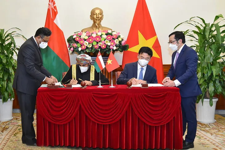 Việt Nam và Oman ký kết Hiệp định miễn thị thực - Ảnh 1. Việt Nam và Oman ký kết Hiệp định miễn thị thực - Ảnh 1.