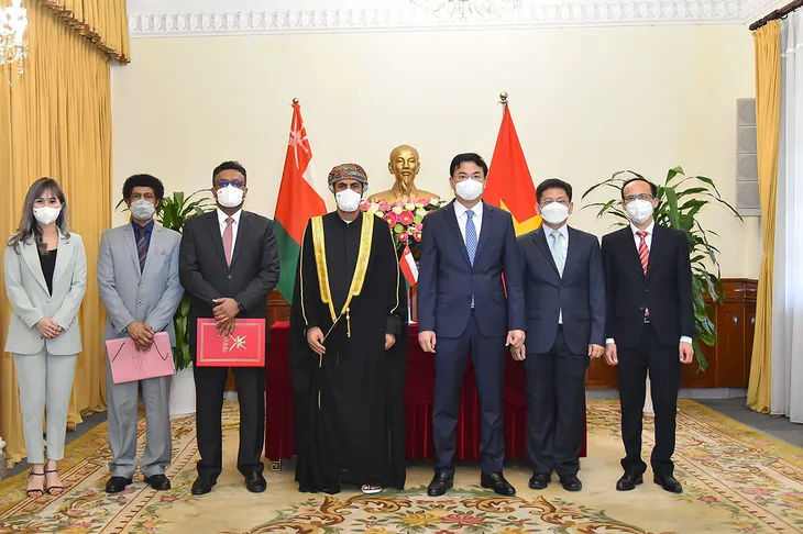 Việt Nam và Oman ký kết Hiệp định miễn thị thực - Ảnh 2. Việt Nam và Oman ký kết Hiệp định miễn thị thực - Ảnh 2.