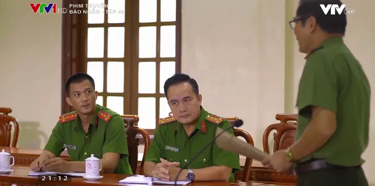 Bão ngầm - Tập 48: Vừa trừ khử người tình đồng giới, Ong chúa lại ve vãn Sơn bạch tuộc - Ảnh 2. Bão ngầm - Tập 48: Vừa trừ khử người tình đồng giới, Ong chúa lại ve vãn Sơn bạch tuộc - Ảnh 2.