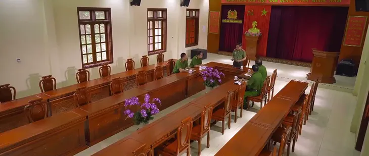 Bão ngầm - Tập 48: Vừa trừ khử người tình đồng giới, Ong chúa lại ve vãn Sơn bạch tuộc - Ảnh 1. Bão ngầm - Tập 48: Vừa trừ khử người tình đồng giới, Ong chúa lại ve vãn Sơn bạch tuộc - Ảnh 1.