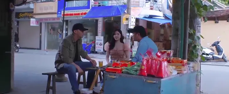 Bão ngầm - Tập 48: Vừa trừ khử người tình đồng giới, Ong chúa lại ve vãn Sơn bạch tuộc - Ảnh 17. Bão ngầm - Tập 48: Vừa trừ khử người tình đồng giới, Ong chúa lại ve vãn Sơn bạch tuộc - Ảnh 17.